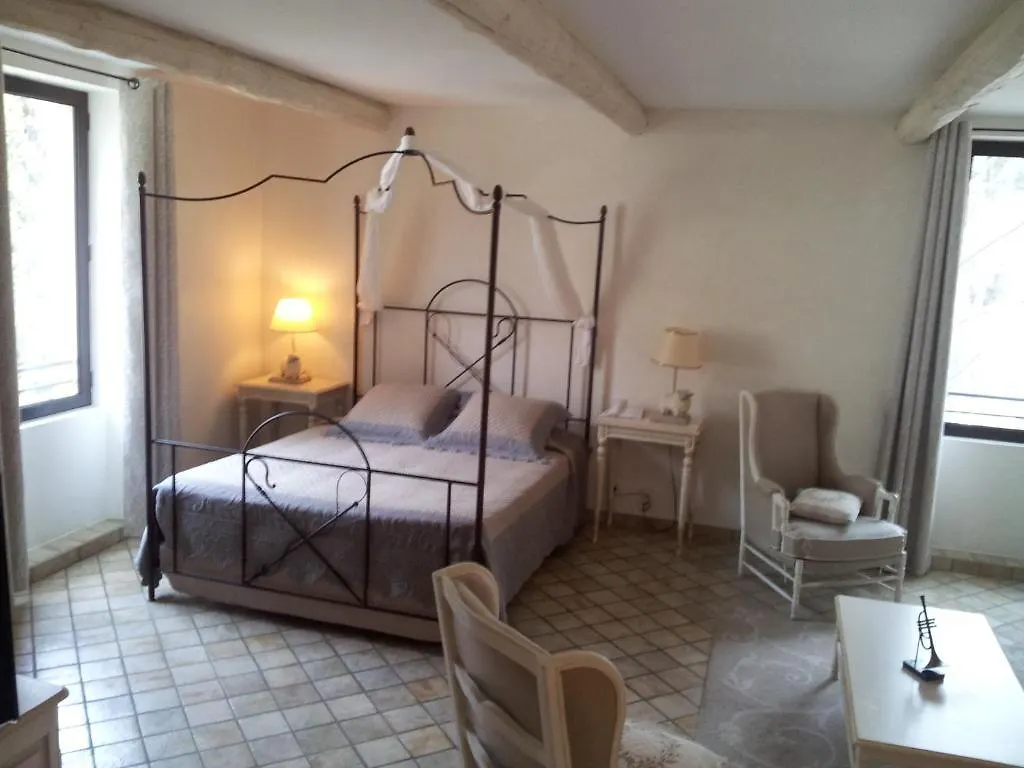 ***  Hotel du Poète Fontaine-de-Vaucluse Francia